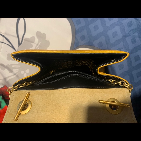 Vintage Gold Shoulder Bag - Picture 13 of 16